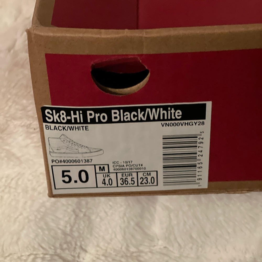 BNWT VANS HI PRO BLACK/WHITE - Picture 2 of 6
